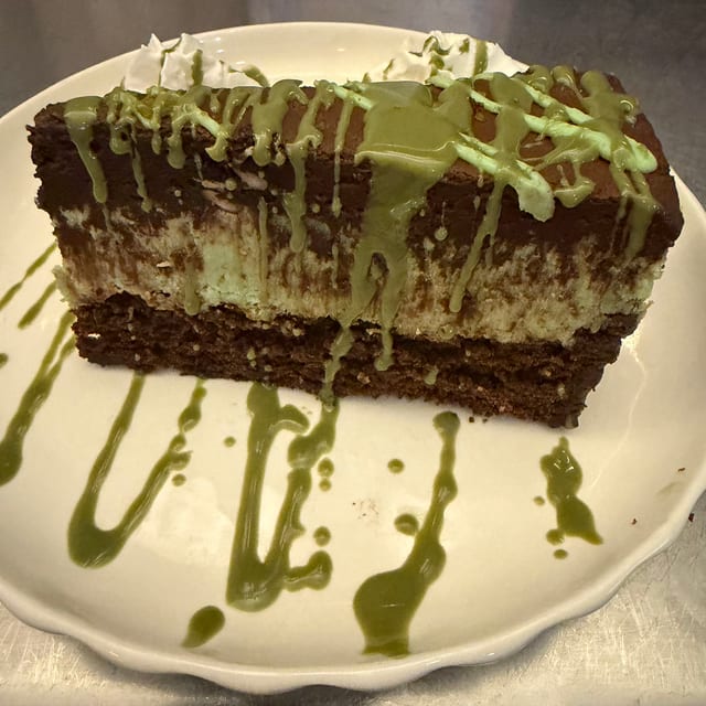 Dubai Chocolate Cake.